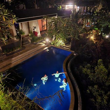 Hostel Bagus Ink Surf Camp Uluwatu Exterior foto